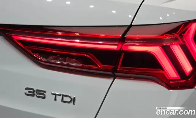 Audi Q3 2023 2.0 автомат (гидро), миниатюра 9