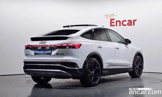 Audi Q4 e-tron, 2022, 55 379 км