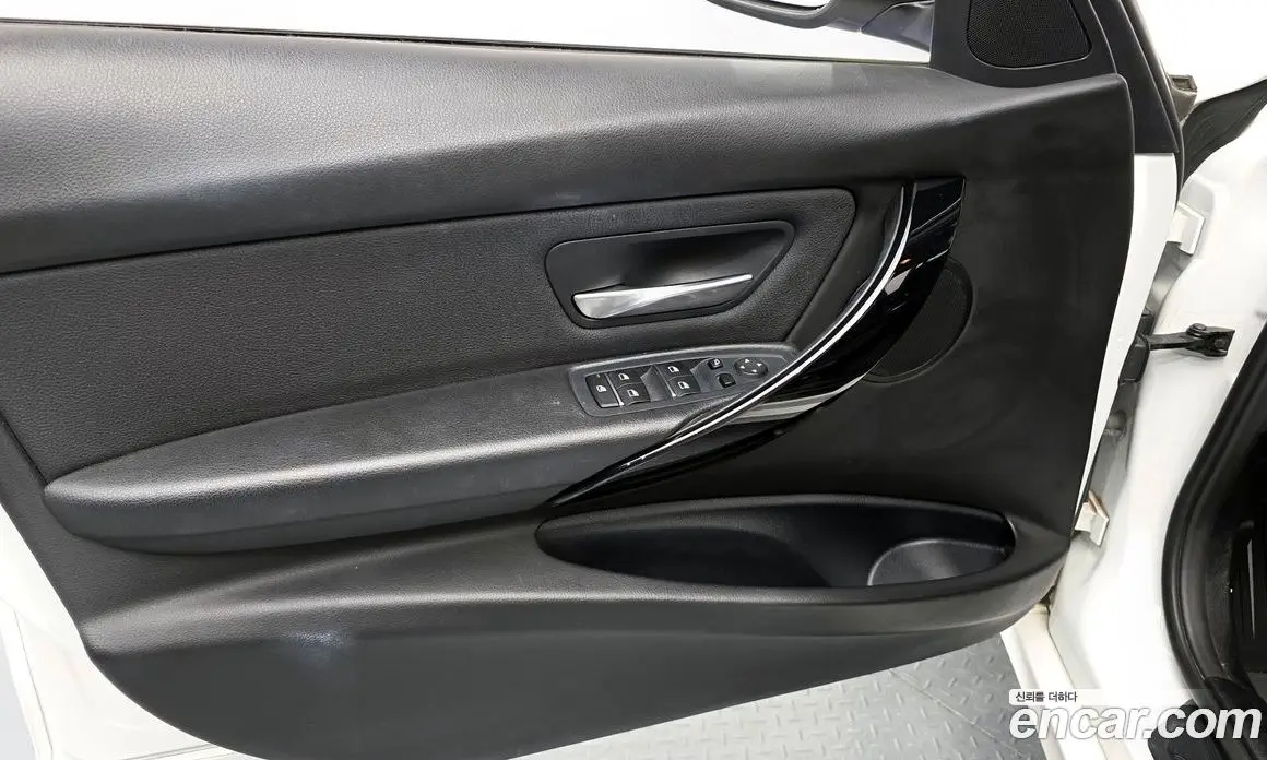 BMW 3 серия 2018 2.0 автомат (гидро), фото 14