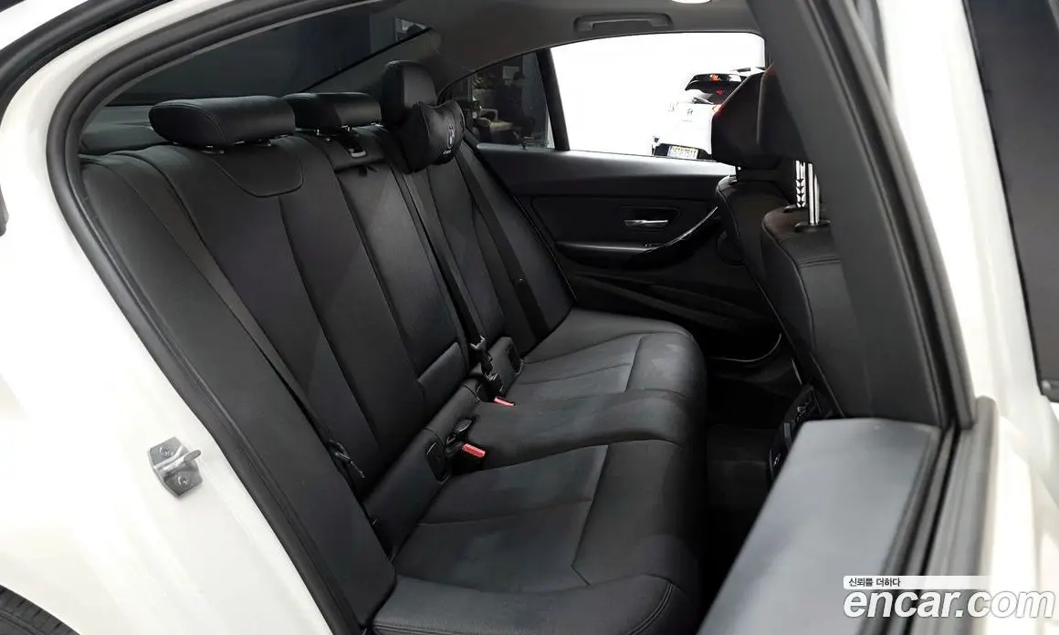 BMW 3 серия 2018 2.0 автомат (гидро), фото 16