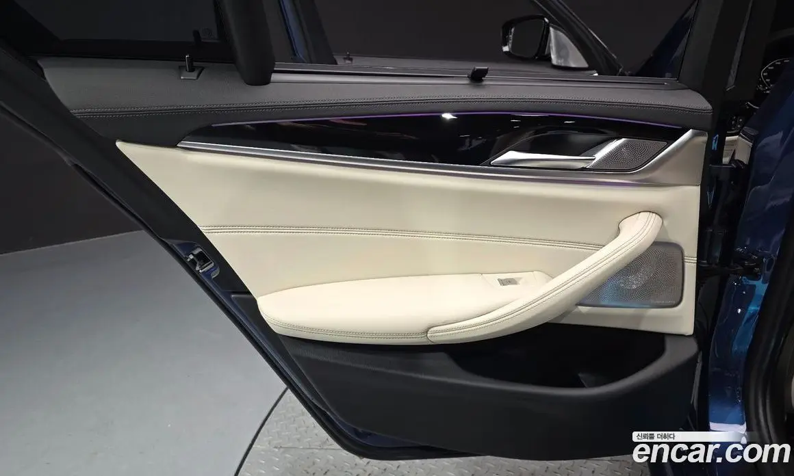 BMW 5 серия 2021 4.4 автомат (гидро), фото 15 BMW 5 серия 2021 4.4 автомат (гидро), фото 15