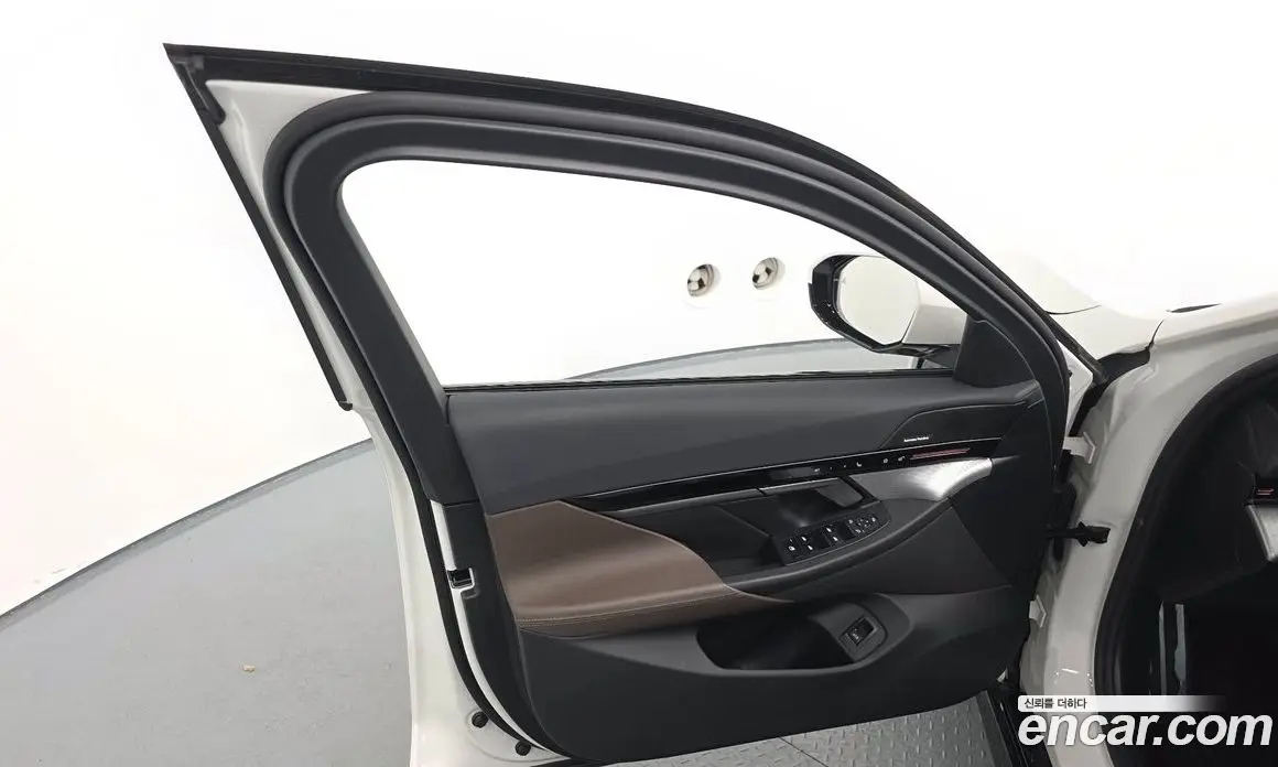 BMW 5 серия 2023 2.0 автомат (гидро), фото 14
