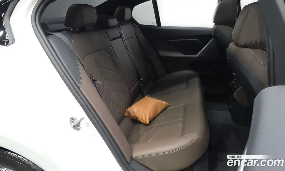 BMW 5 серия 2023 2.0 автомат (гидро), фото 18