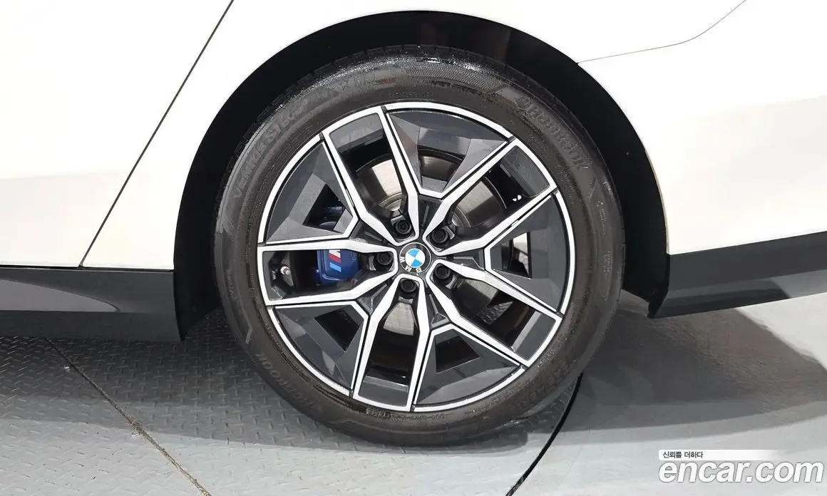 BMW 5 серия 2023 2.0 автомат (гидро), фото 7