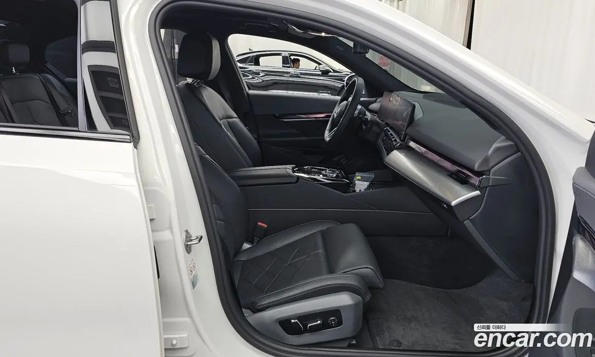 BMW 5 серия 2024 2.0 автомат (гидро), фото 17