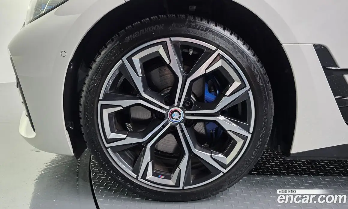 BMW i4 2024 0.2 автомат (гидро), фото 5