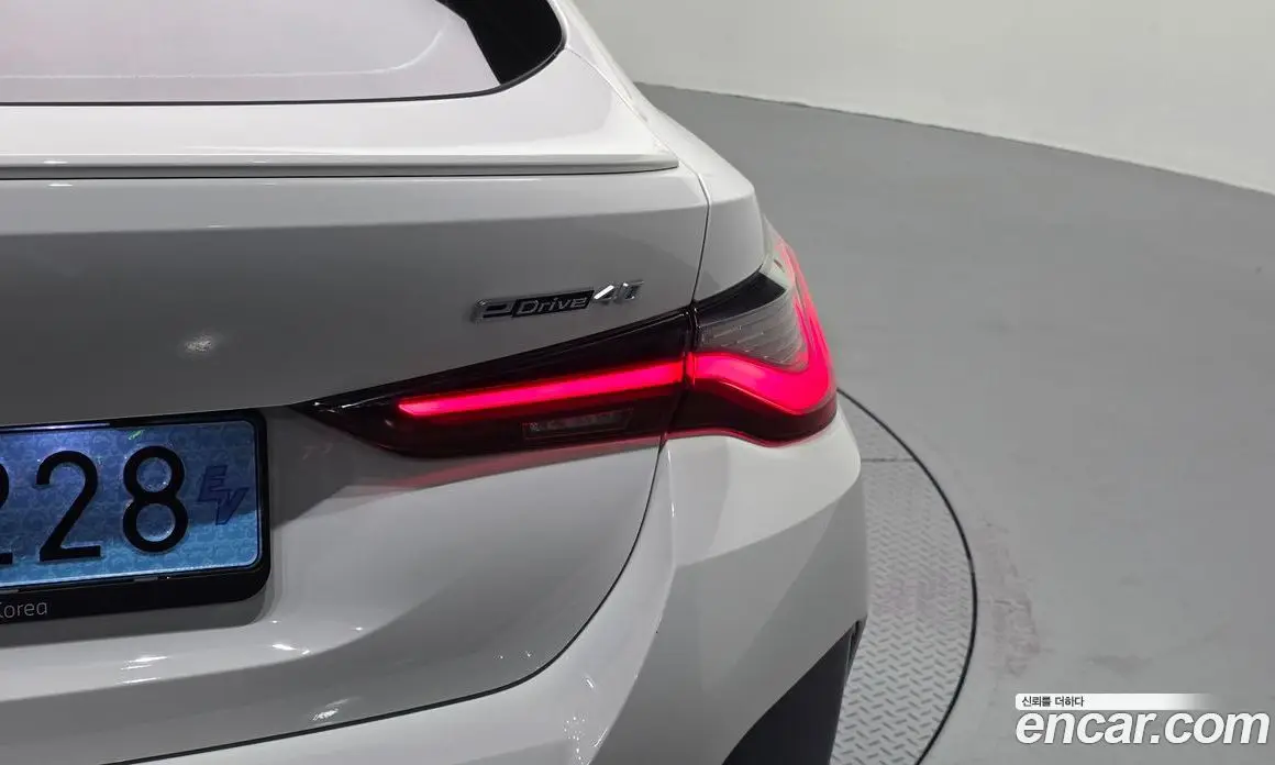 BMW i4 2024 0.2 автомат (гидро), фото 9