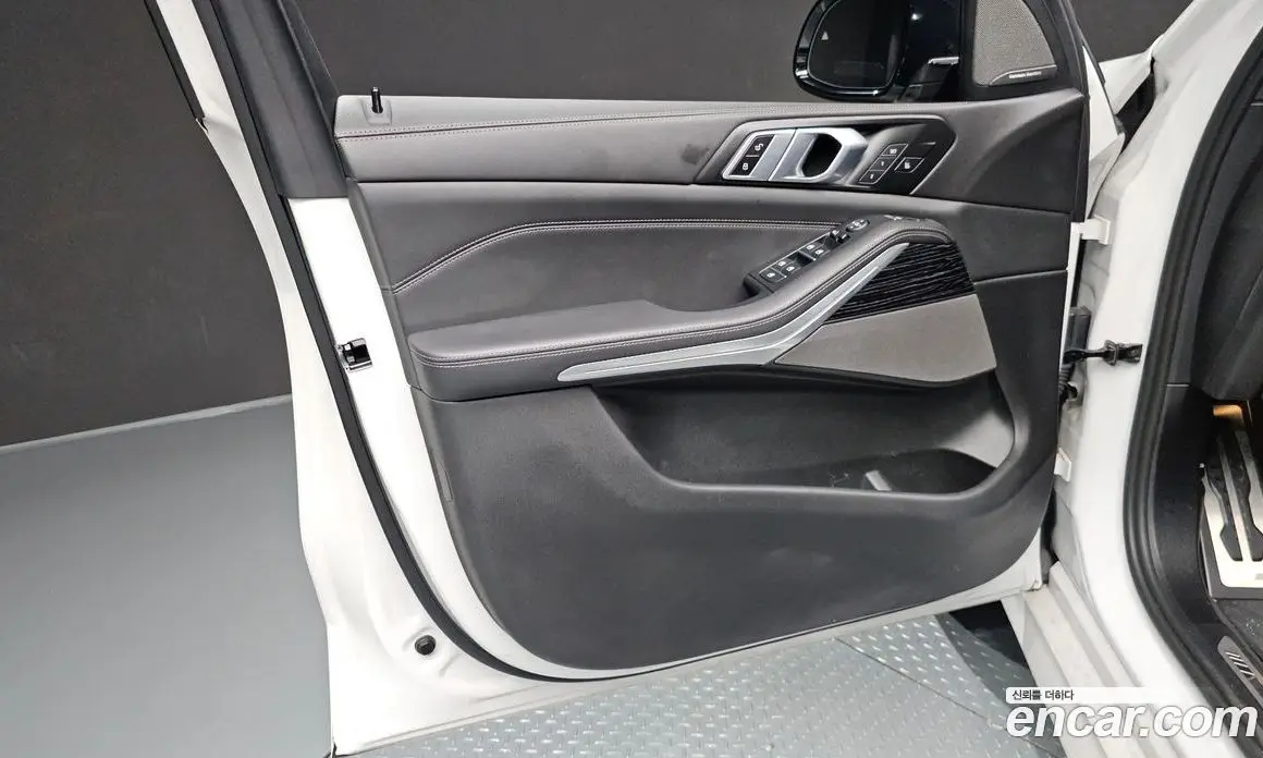 BMW X5 2023 3.0 автомат (гидро), фото 14