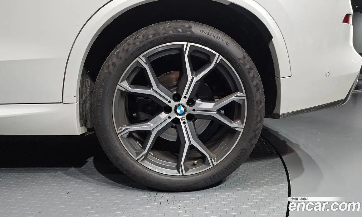 BMW X5 2023 3.0 автомат (гидро), фото 7