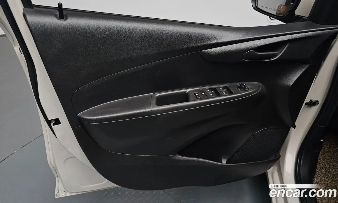 Chevrolet Spark 2019 1.0 автомат (гидро), фото 13
