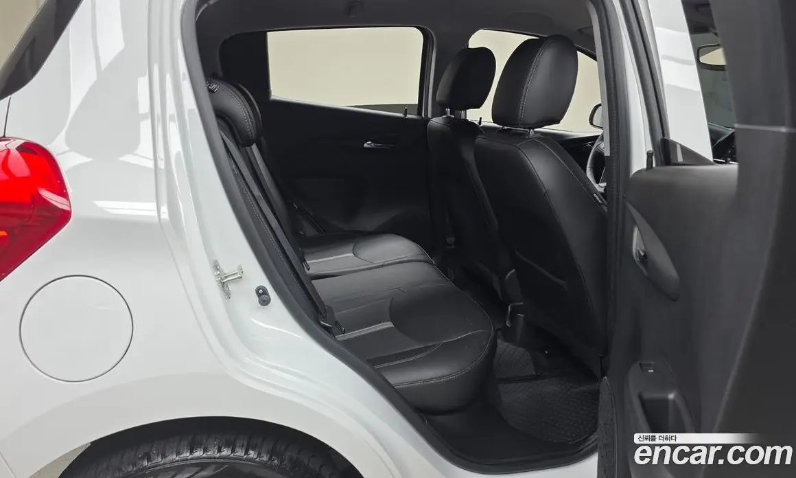 Chevrolet Spark 2022 1.0 автомат (гидро), фото 17