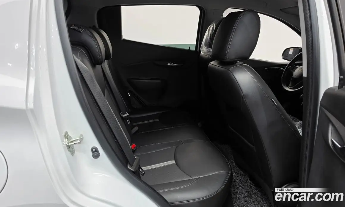 Chevrolet Spark 2022 1.0 автомат (гидро), фото 17