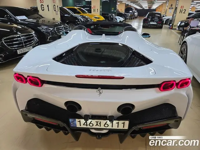 Ferrari SF90 2023 4.0 автомат (гидро), миниатюра 9