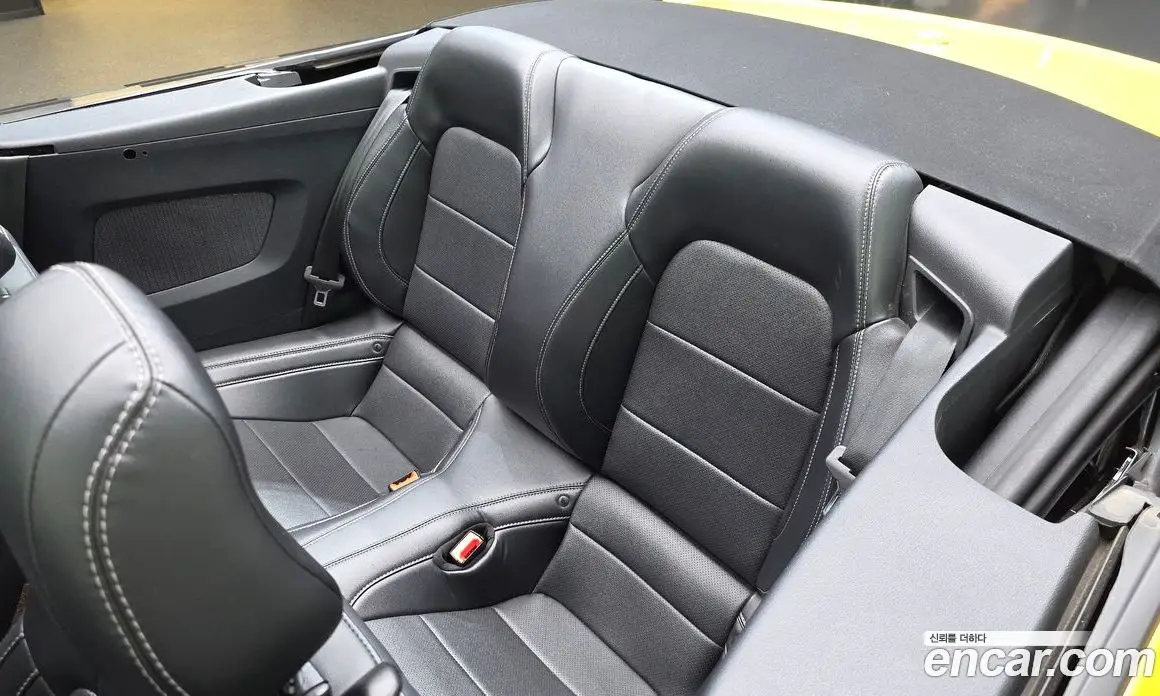 Ford Mustang 2019 2.3 автомат (гидро), фото 16