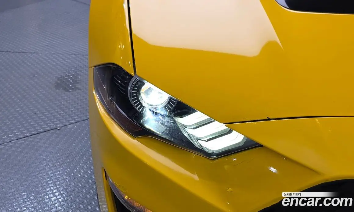 Ford Mustang 2019 2.3 автомат (гидро), фото 8