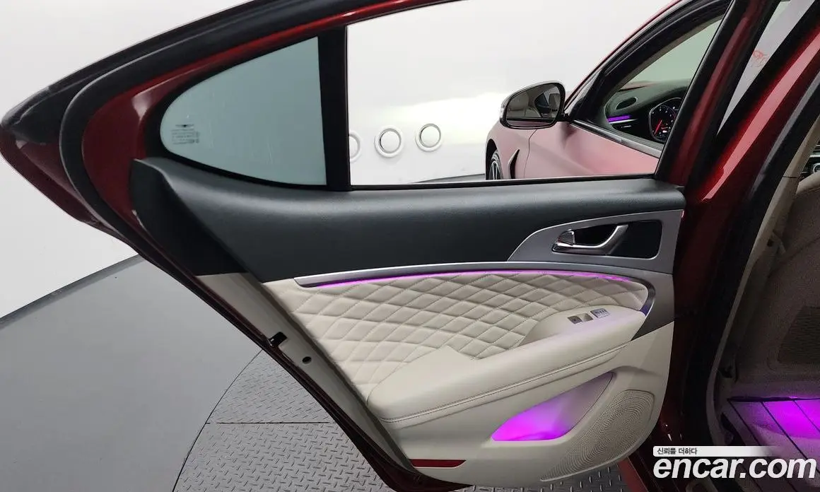 Genesis G70 2019 2.0 автомат (гидро), фото 15 Genesis G70 2019 2.0 автомат (гидро), фото 15