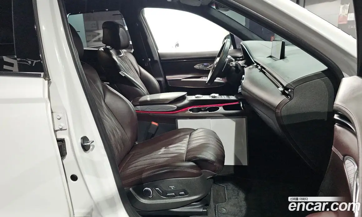 Genesis GV70 2022 2.5 автомат (гидро), фото 17 Genesis GV70 2022 2.5 автомат (гидро), фото 17