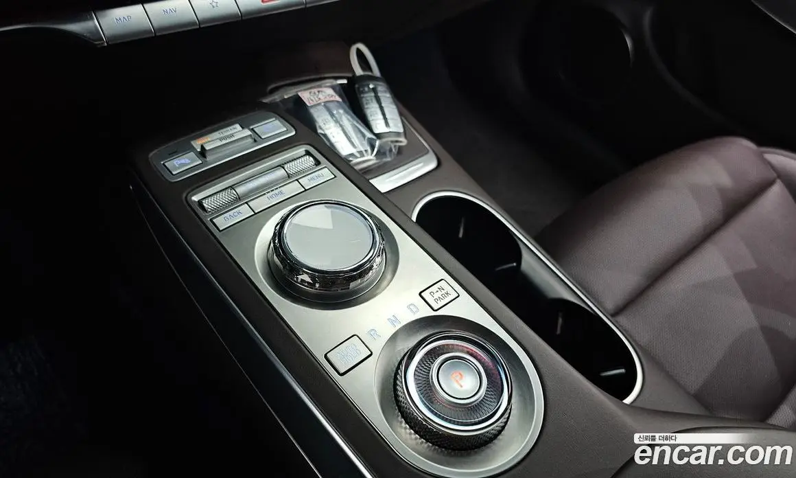 Genesis GV70 2023 2.5 автомат (гидро), фото 12 Genesis GV70 2023 2.5 автомат (гидро), фото 12