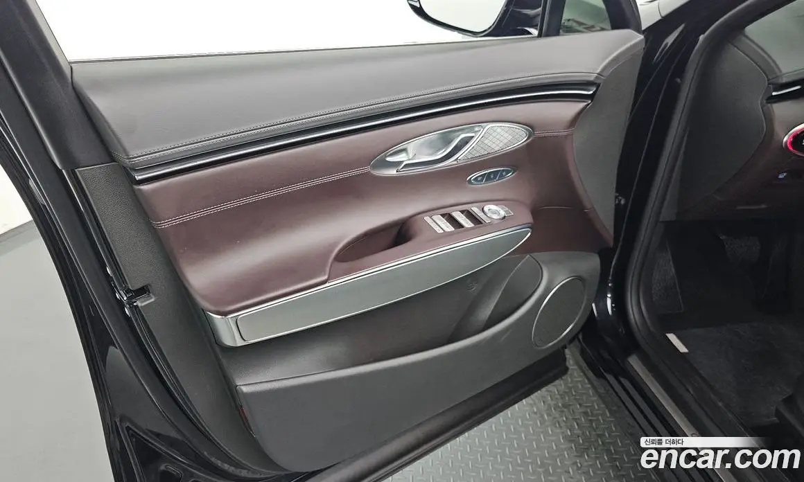 Genesis GV70 2023 2.5 автомат (гидро), фото 14 Genesis GV70 2023 2.5 автомат (гидро), фото 14