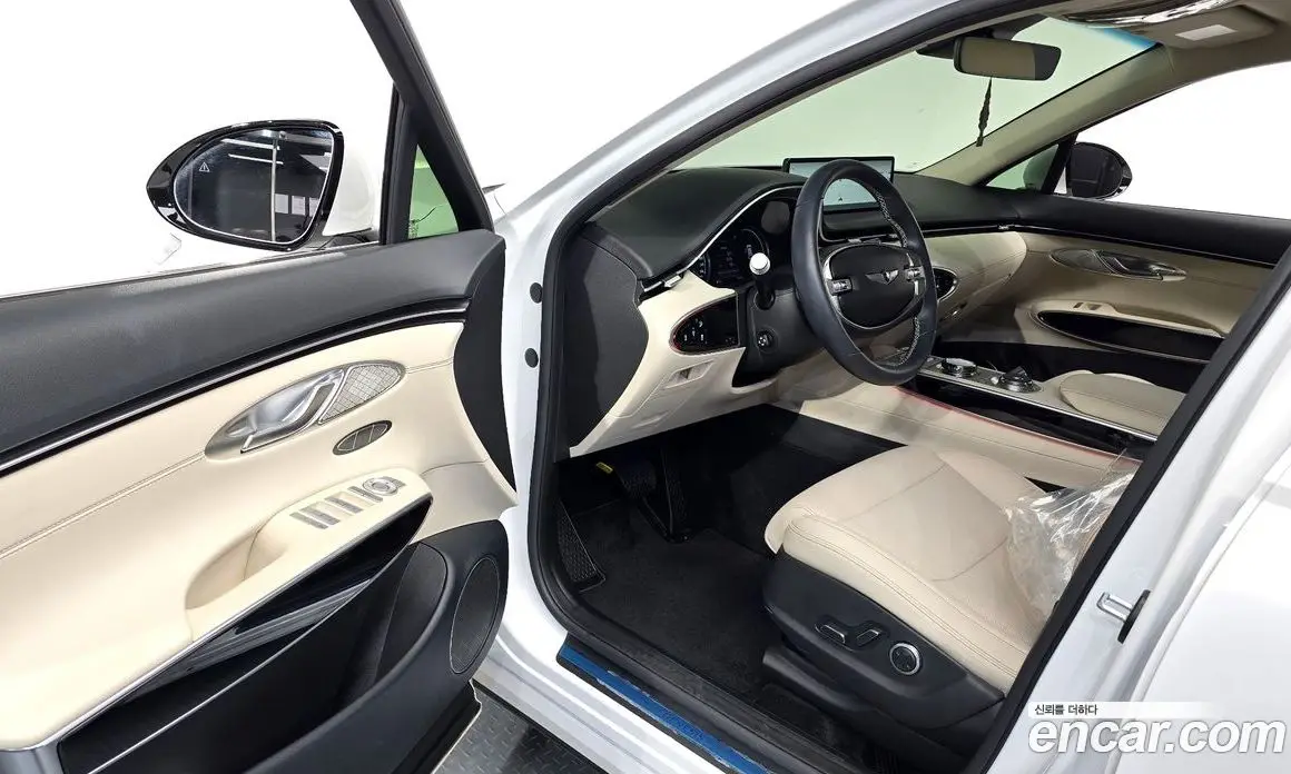 Genesis GV70 2023 2.5 автомат (гидро), фото 12 Genesis GV70 2023 2.5 автомат (гидро), фото 12