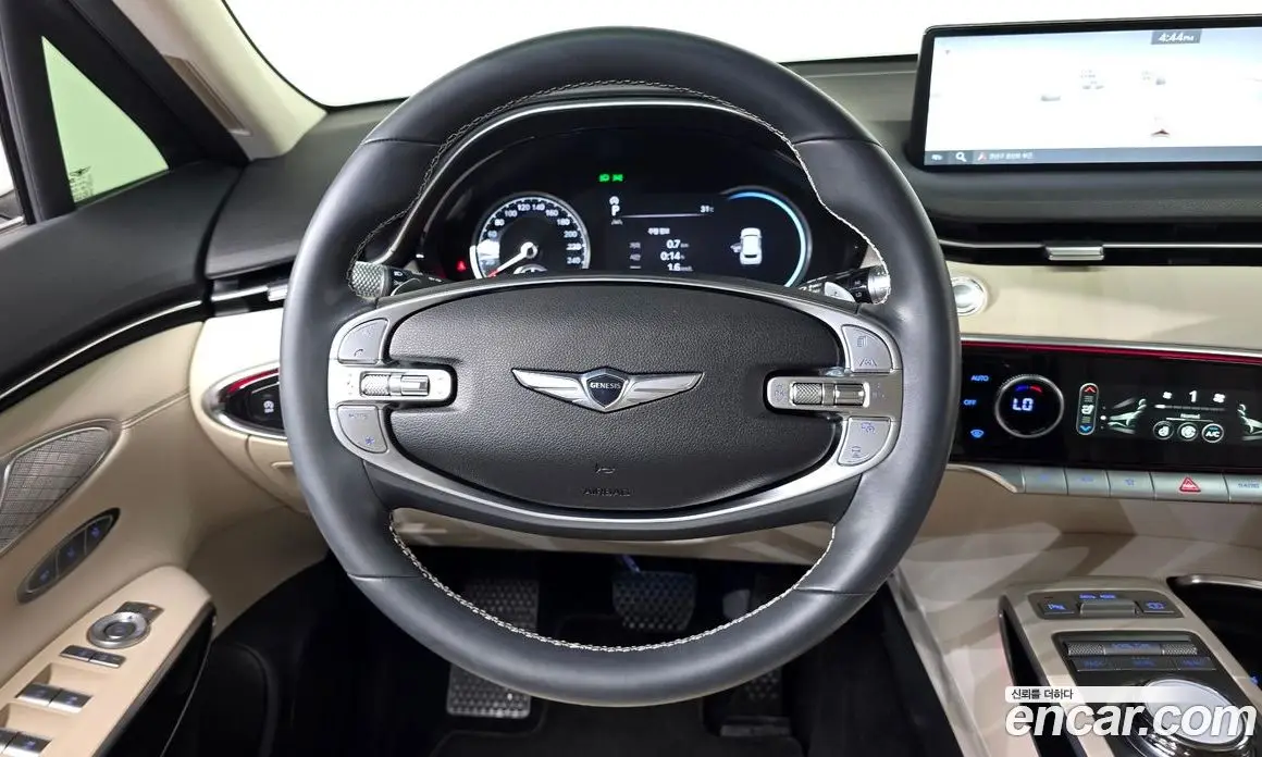 Genesis GV70 2023 2.5 автомат (гидро), фото 18 Genesis GV70 2023 2.5 автомат (гидро), фото 18