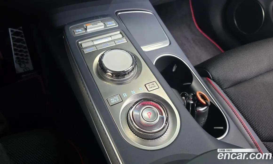 Genesis GV70 2023 2.5 автомат (гидро), фото 12 Genesis GV70 2023 2.5 автомат (гидро), фото 12