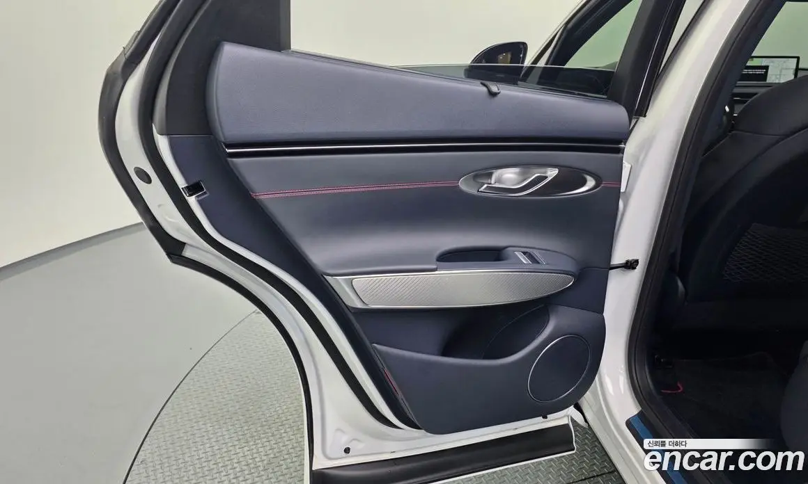 Genesis GV70 2023 2.5 автомат (гидро), фото 15 Genesis GV70 2023 2.5 автомат (гидро), фото 15