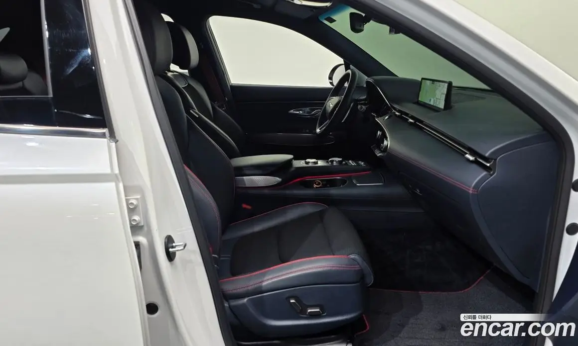 Genesis GV70 2023 2.5 автомат (гидро), фото 17 Genesis GV70 2023 2.5 автомат (гидро), фото 17