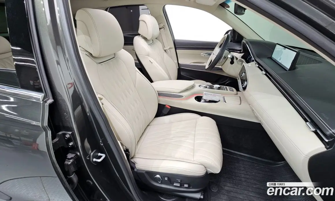 Genesis GV70 2024 3.5 автомат (гидро), фото 16 Genesis GV70 2024 3.5 автомат (гидро), фото 16