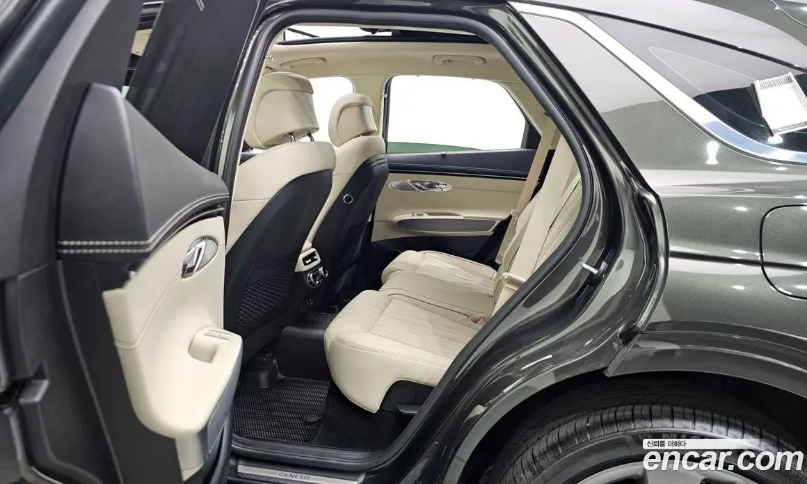 Genesis GV70 2024 3.5 автомат (гидро), фото 17 Genesis GV70 2024 3.5 автомат (гидро), фото 17