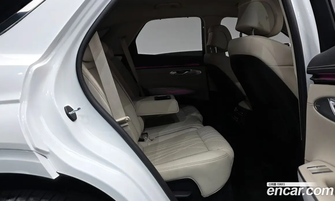 Genesis GV70 2024 2.5 автомат (гидро), фото 16