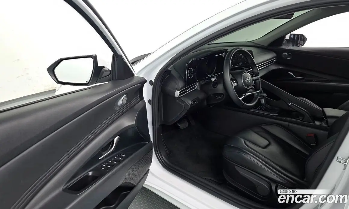 Hyundai Avante 2021 1.6 автомат (гидро), фото 13