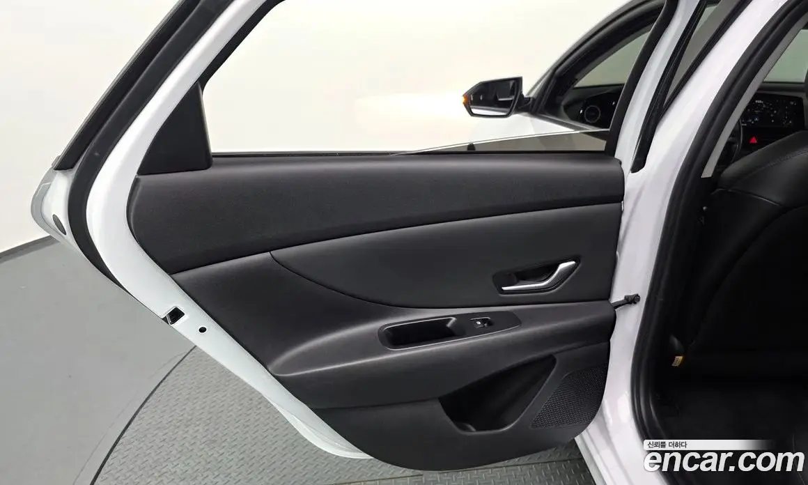 Hyundai Avante 2021 1.6 автомат (гидро), фото 15