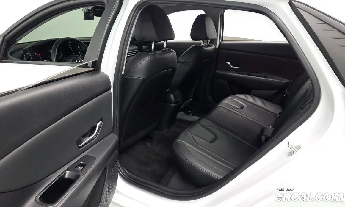 Hyundai Avante 2021 1.6 автомат (гидро), фото 18