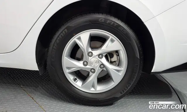 Hyundai Avante 2021 1.6 автомат (гидро), миниатюра 7