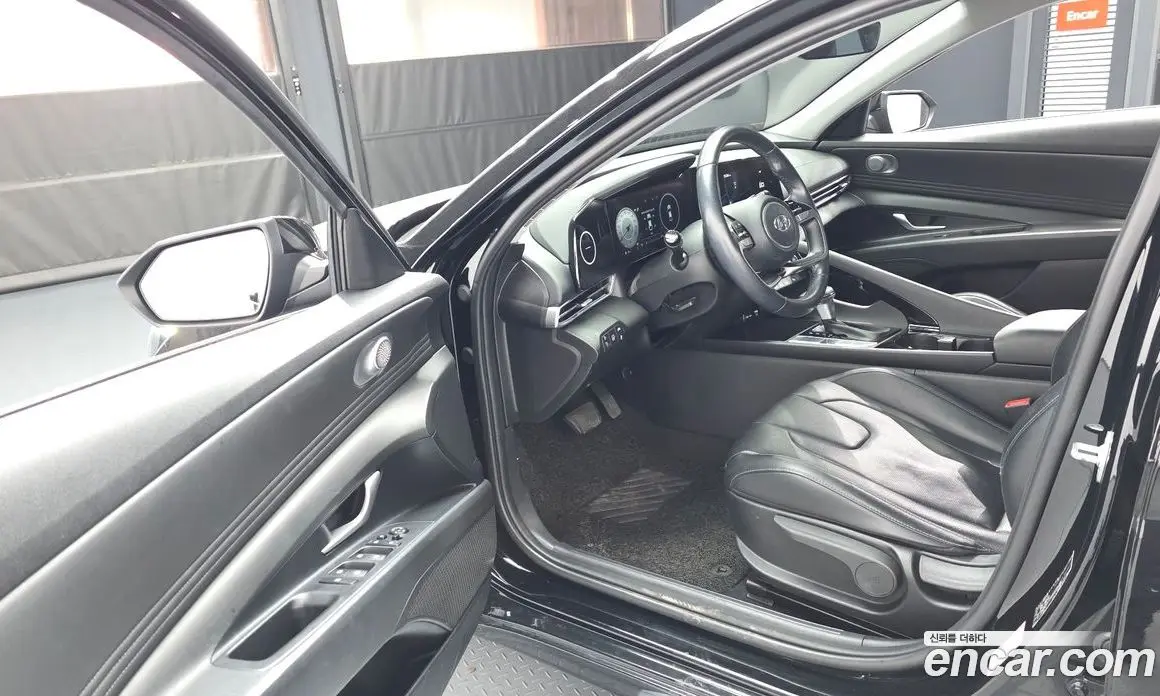 Hyundai Avante 2022 1.6 автомат (гидро), фото 13