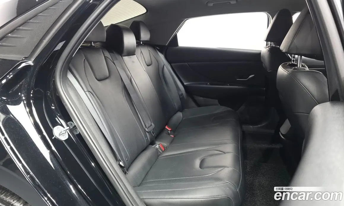 Hyundai Avante 2022 1.6 автомат (гидро), фото 18