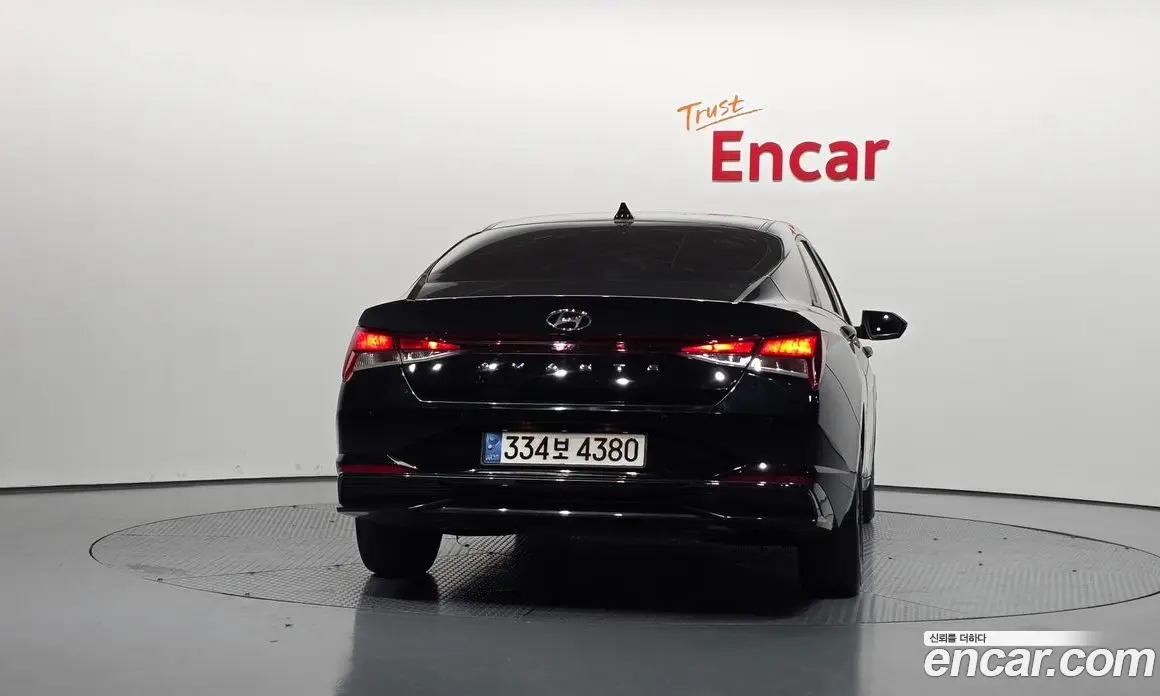 Hyundai Avante 2022 1.6 автомат (гидро), фото 4