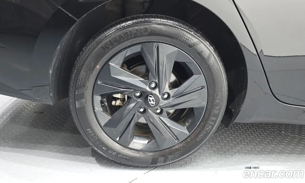 Hyundai Avante 2022 1.6 автомат (гидро), фото 7