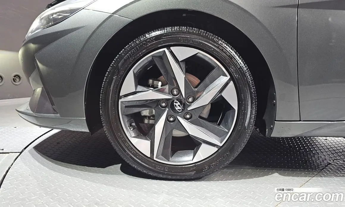 Hyundai Avante 2022 1.6 автомат (гидро), фото 5