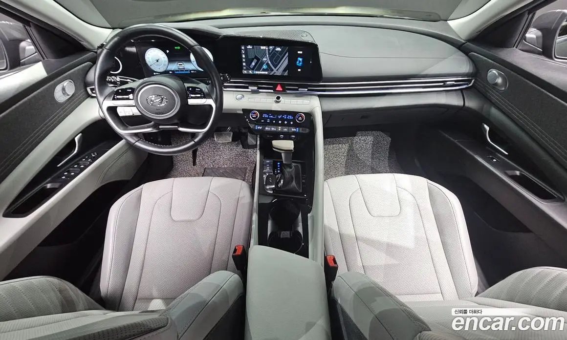 Hyundai Avante 2022 1.6 автомат (гидро), фото 10