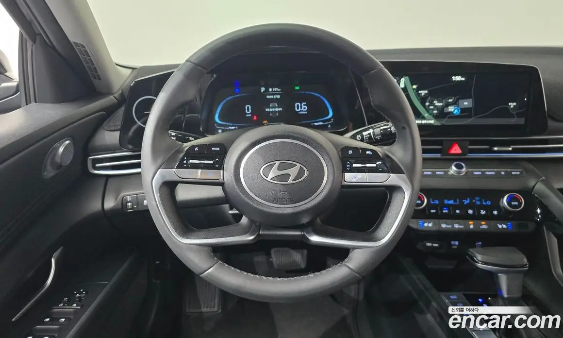 Hyundai Avante 2024 1.6 автомат (гидро), фото 17