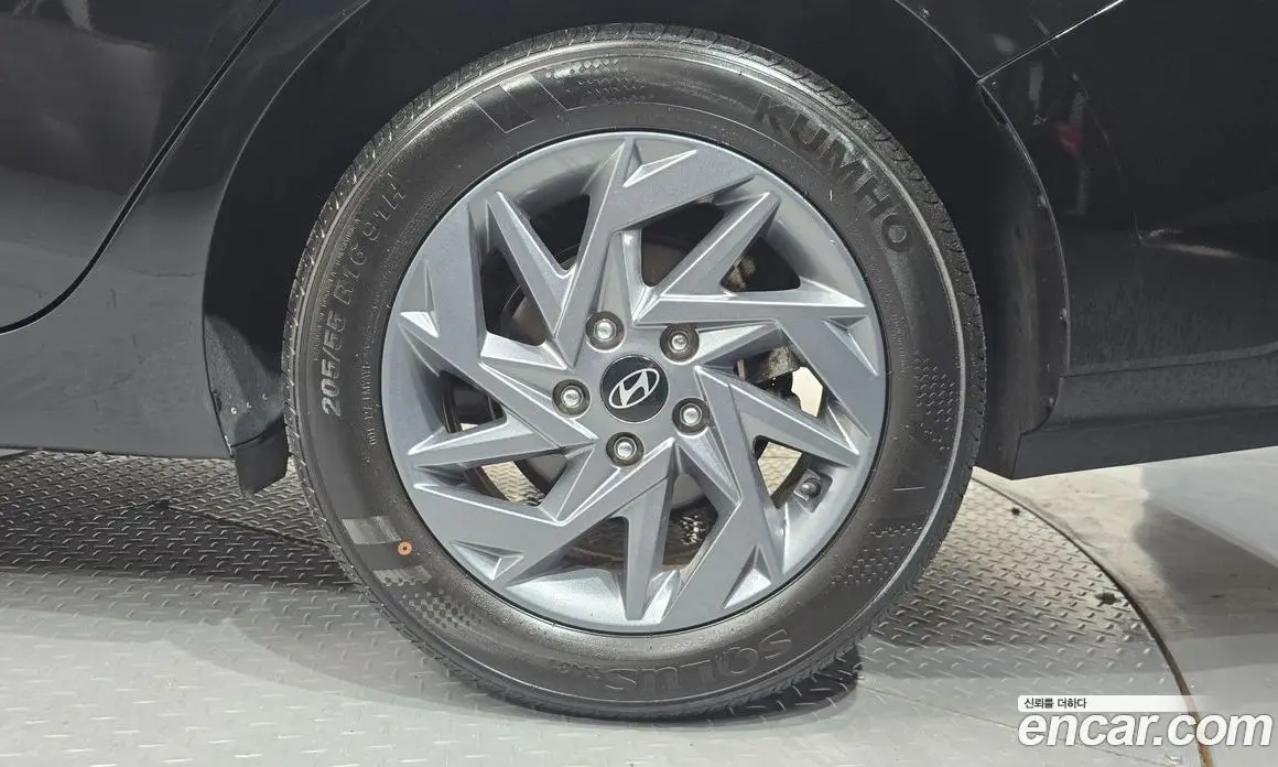 Hyundai Avante 2024 1.6 автомат (гидро), фото 6