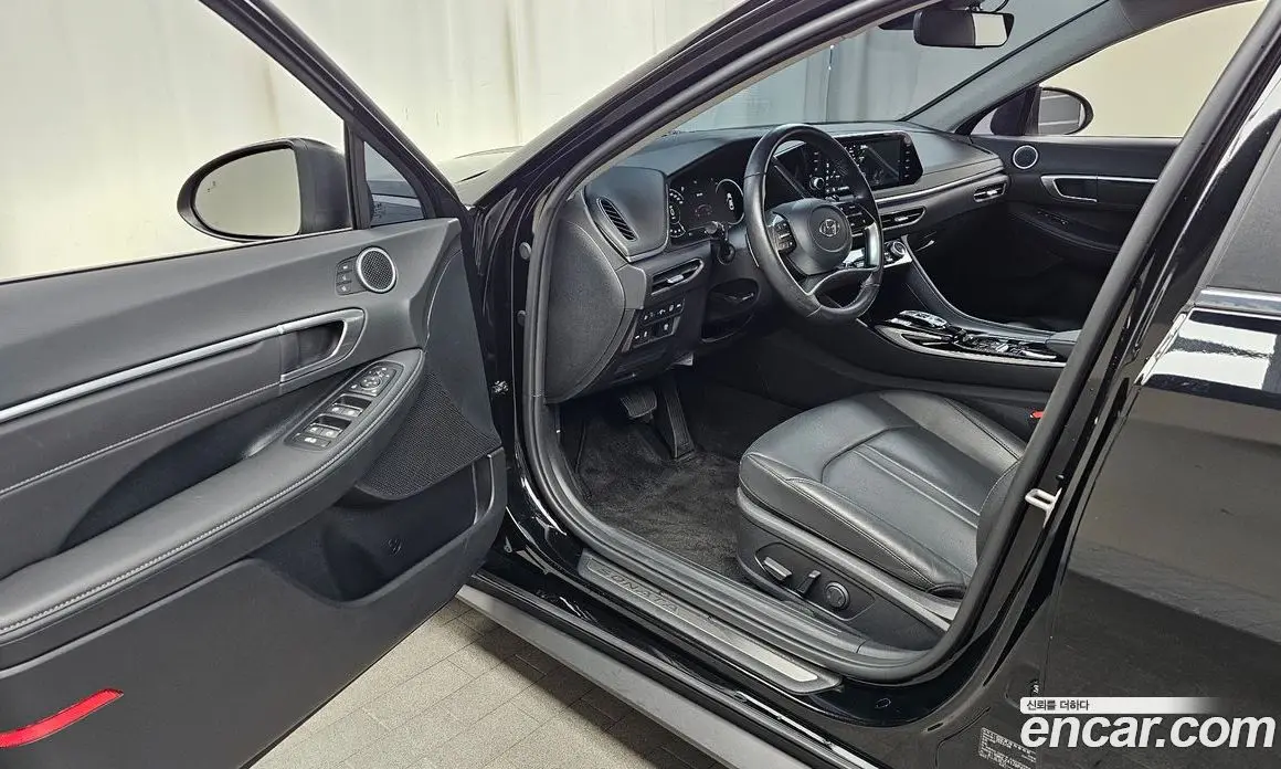 Hyundai Sonata 2023 2.0 автомат (гидро), фото 13