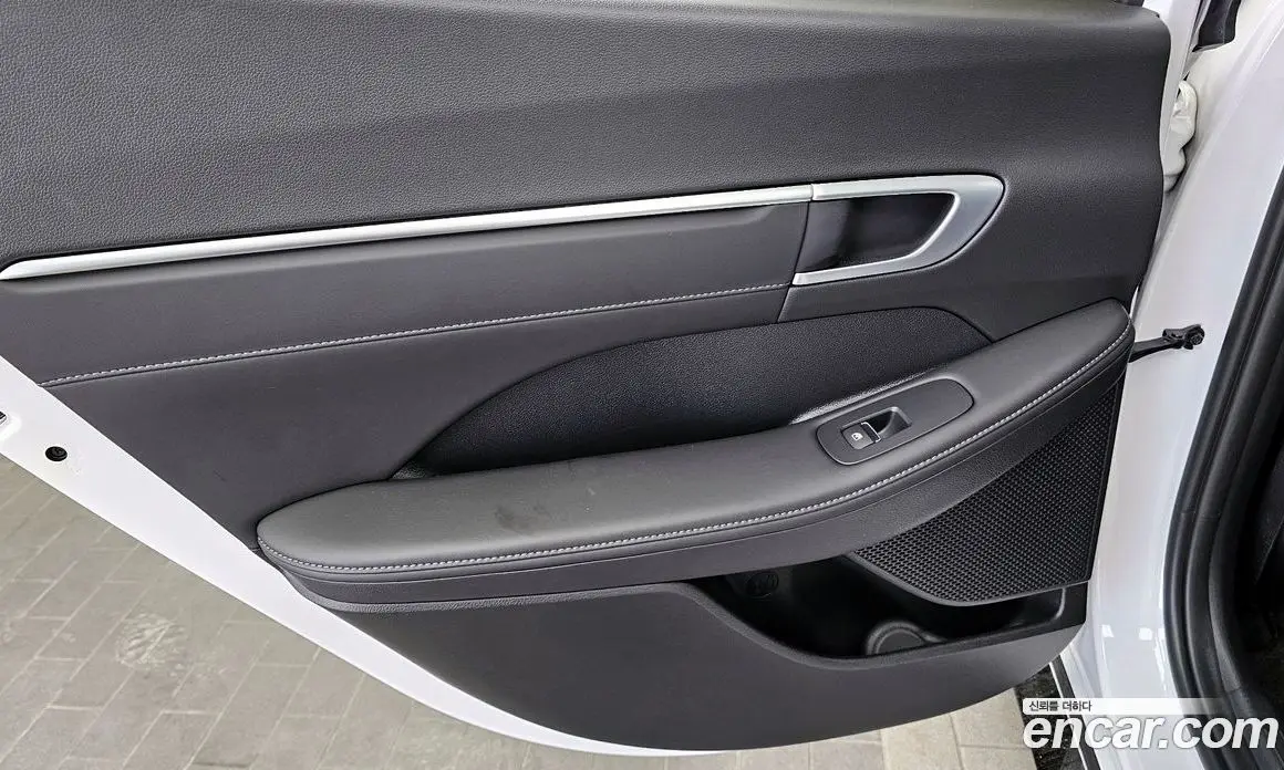 Hyundai Sonata 2024 2.0 автомат (гидро), фото 15
