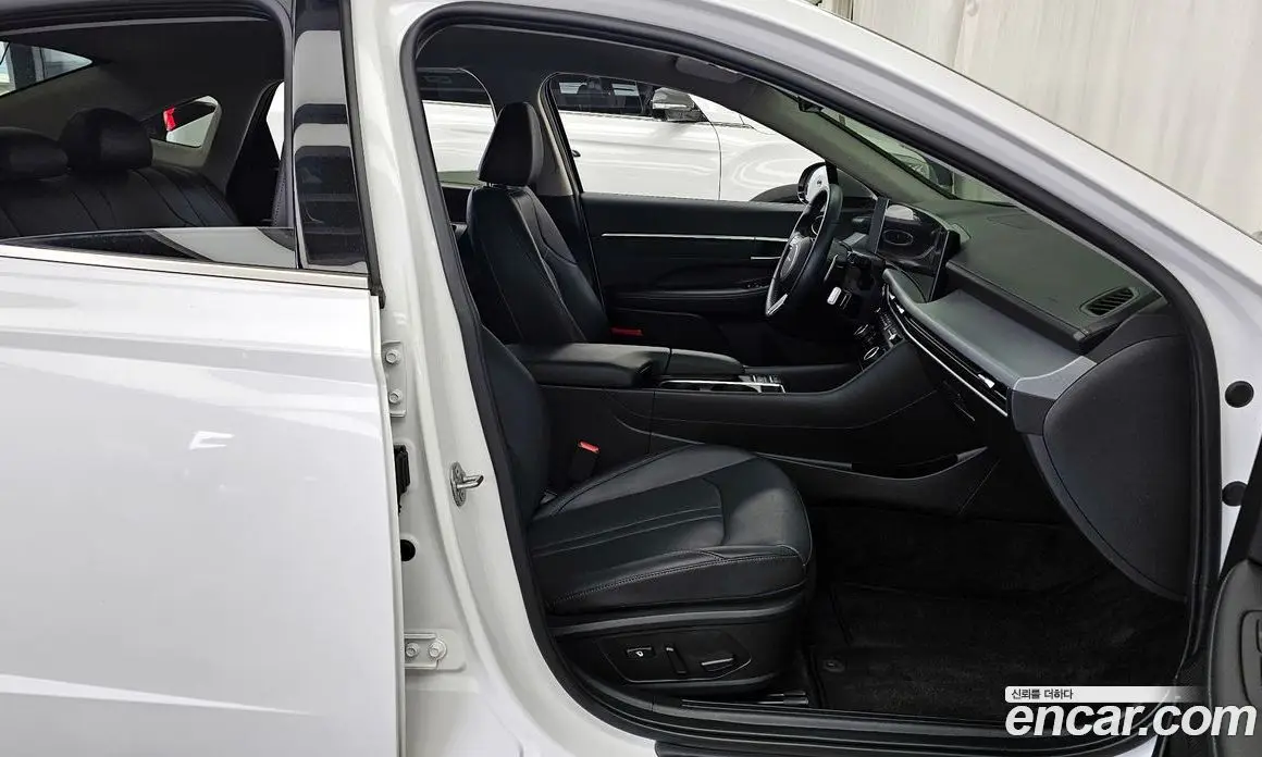 Hyundai Sonata 2024 2.0 автомат (гидро), фото 17