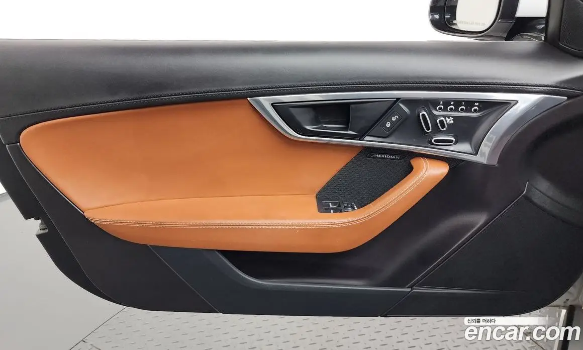 Jaguar F-Type 2019 2.0 автомат (гидро), фото 14 Jaguar F-Type 2019 2.0 автомат (гидро), фото 14
