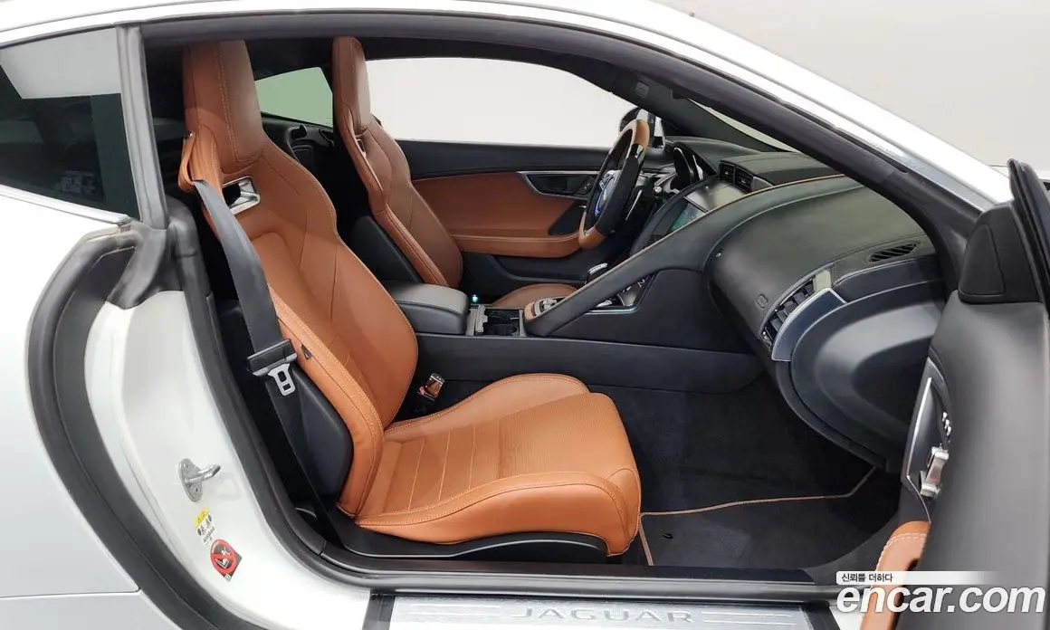 Jaguar F-Type 2019 2.0 автомат (гидро), фото 16 Jaguar F-Type 2019 2.0 автомат (гидро), фото 16