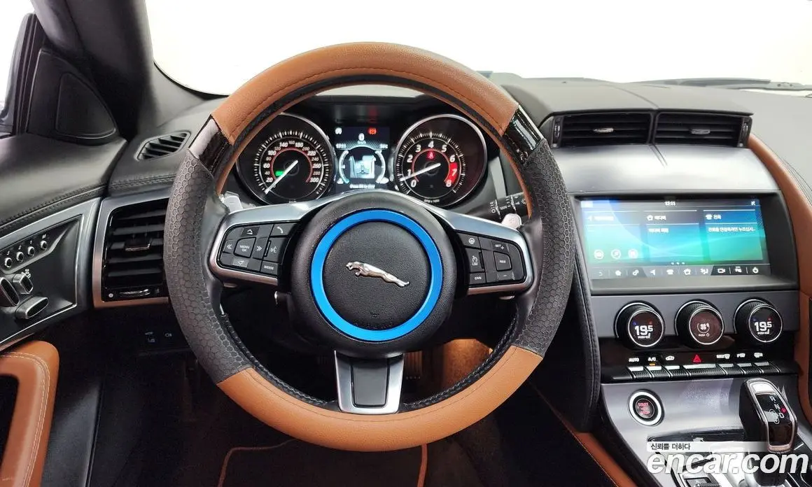 Jaguar F-Type 2019 2.0 автомат (гидро), фото 17 Jaguar F-Type 2019 2.0 автомат (гидро), фото 17
