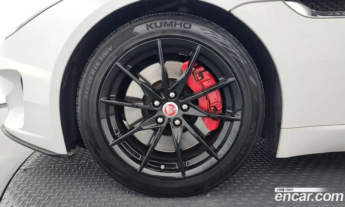 Jaguar F-Type 2019 2.0 автомат (гидро), фото 5 Jaguar F-Type 2019 2.0 автомат (гидро), фото 5